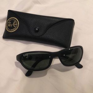 Black Ray Bans